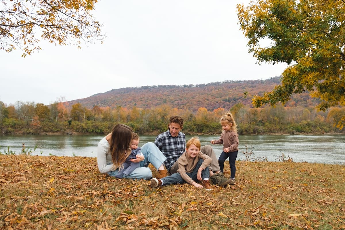 Joe & Selah are documentary photographers in Chattanooga, TN.